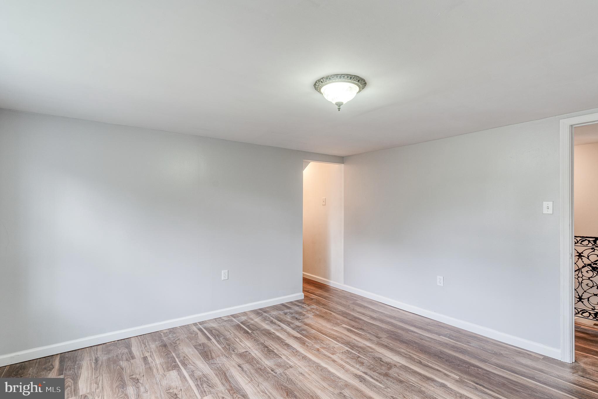 12111 Thornton Road Philadelphia, PA 19154 - Photo 22 of 36 Gallery Image 22