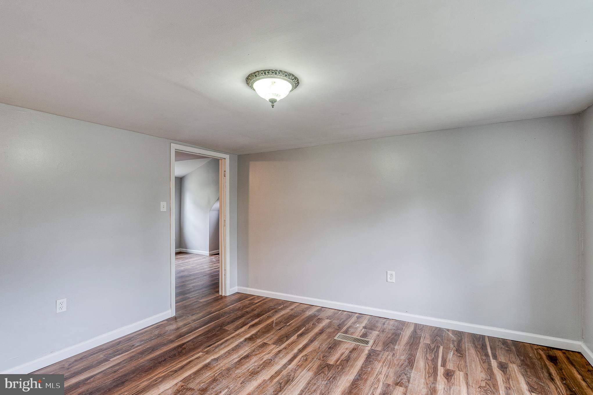 12111 Thornton Road Philadelphia, PA 19154 - Photo 24 of 36 Gallery Image 24