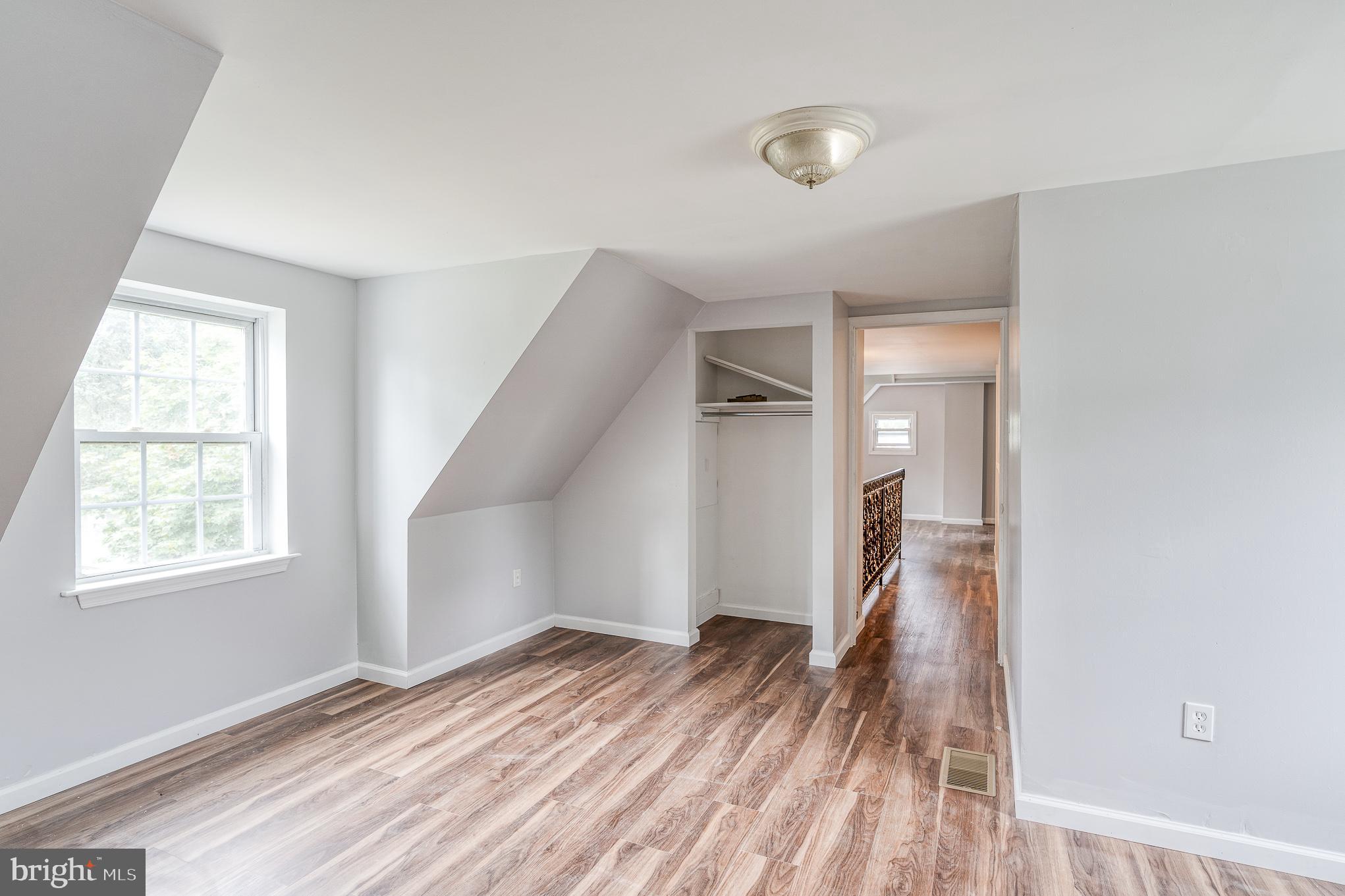 12111 Thornton Road Philadelphia, PA 19154 - Photo 33 of 36 Gallery Image 33