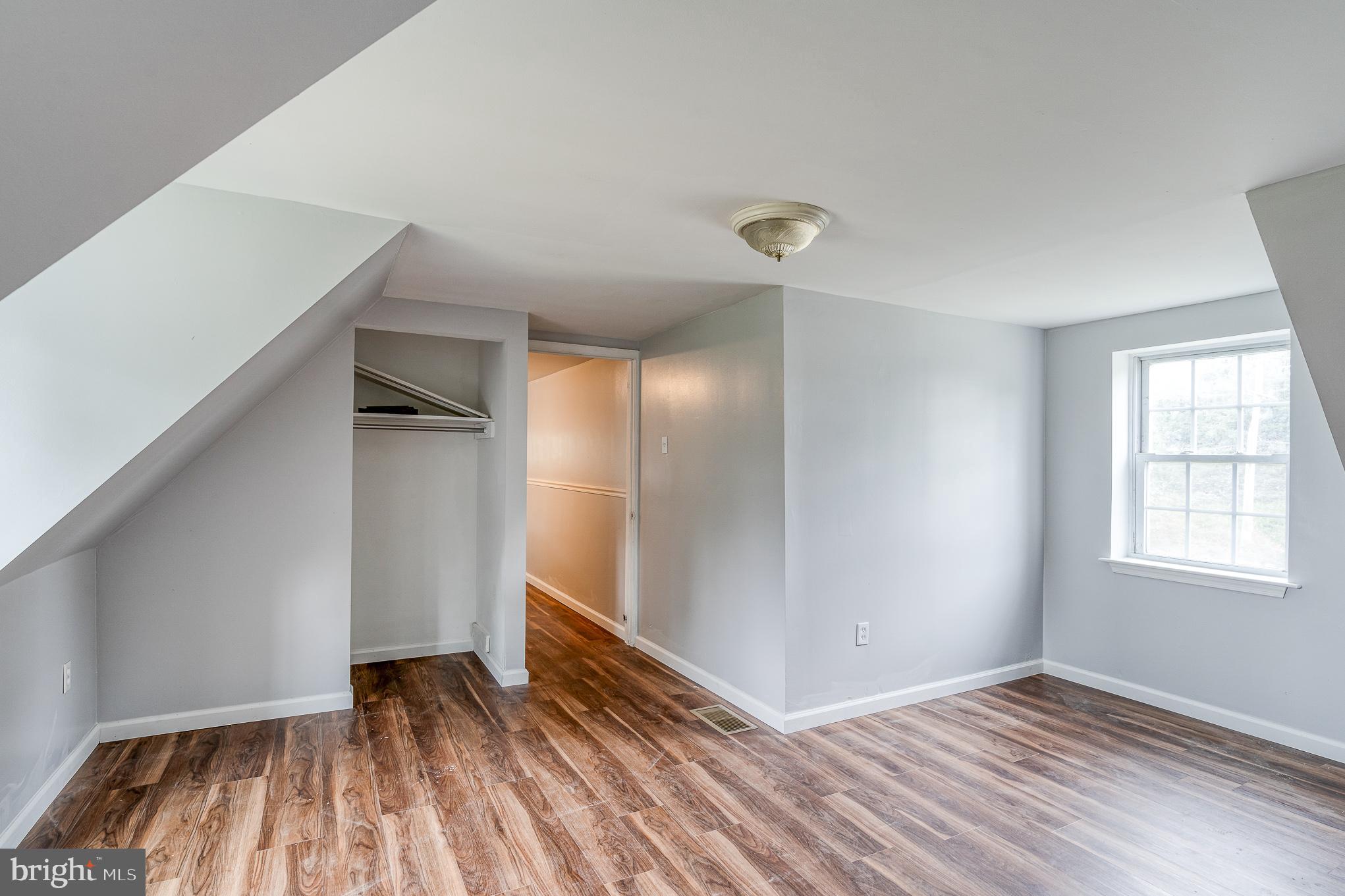 12111 Thornton Road Philadelphia, PA 19154 - Photo 34 of 36 Gallery Image 34