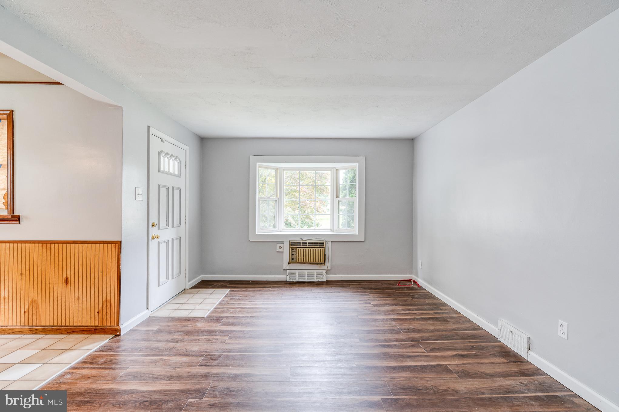 12111 Thornton Road Philadelphia, PA 19154 - Photo 5 of 36 Gallery Image 5