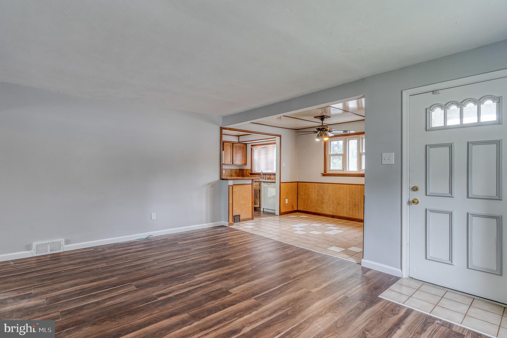 12111 Thornton Road Philadelphia, PA 19154 - Photo 7 of 36 Gallery Image 7