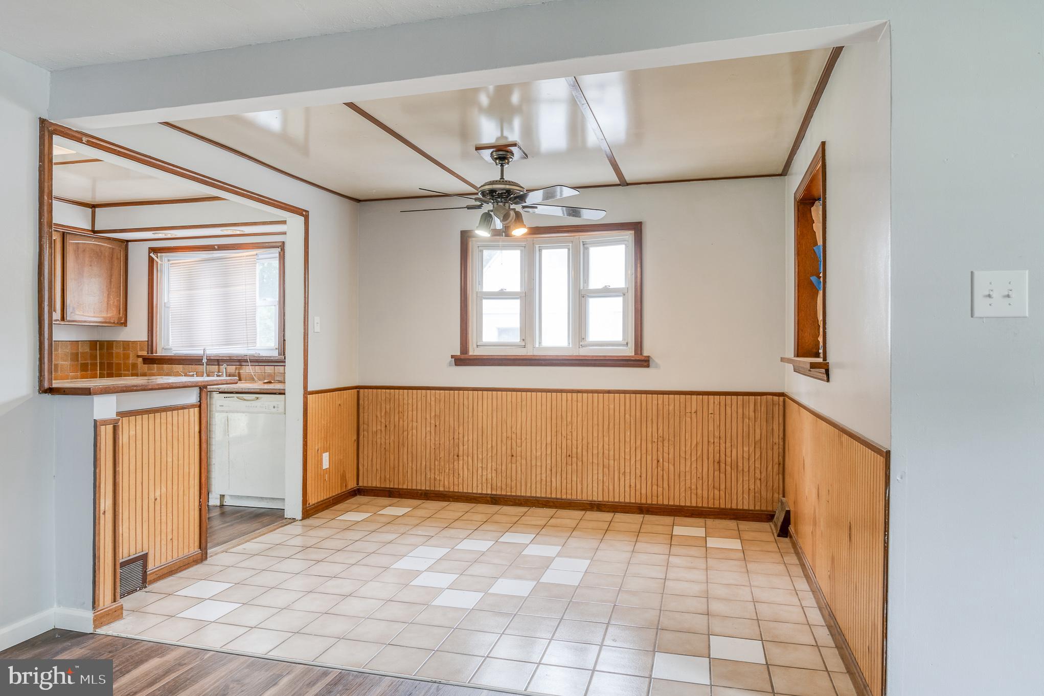 12111 Thornton Road Philadelphia, PA 19154 - Photo 10 of 36 Gallery Image 10