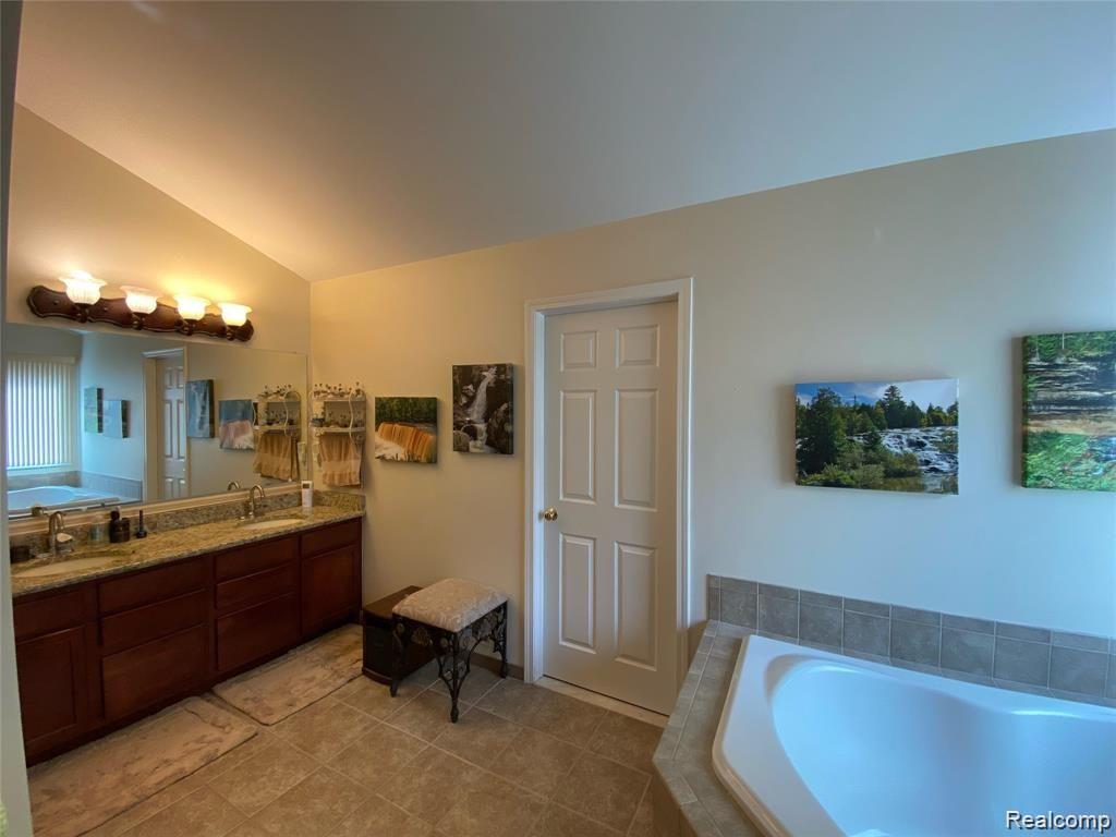 3310 Everett Drive Rochester, MI 48307 - Photo 10 of 16 image2 (1).jpeg