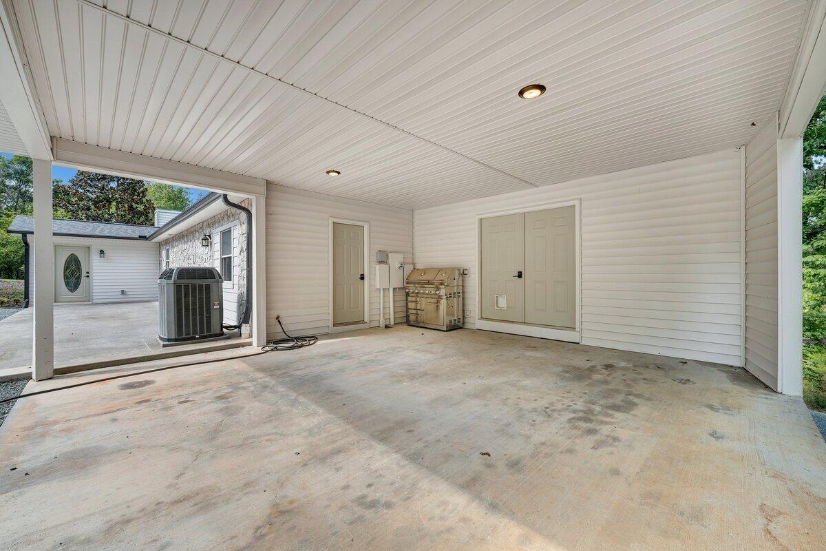 320 Fingerlake Road Penhook, VA 24137 - Photo 27 of 90 MIB07081