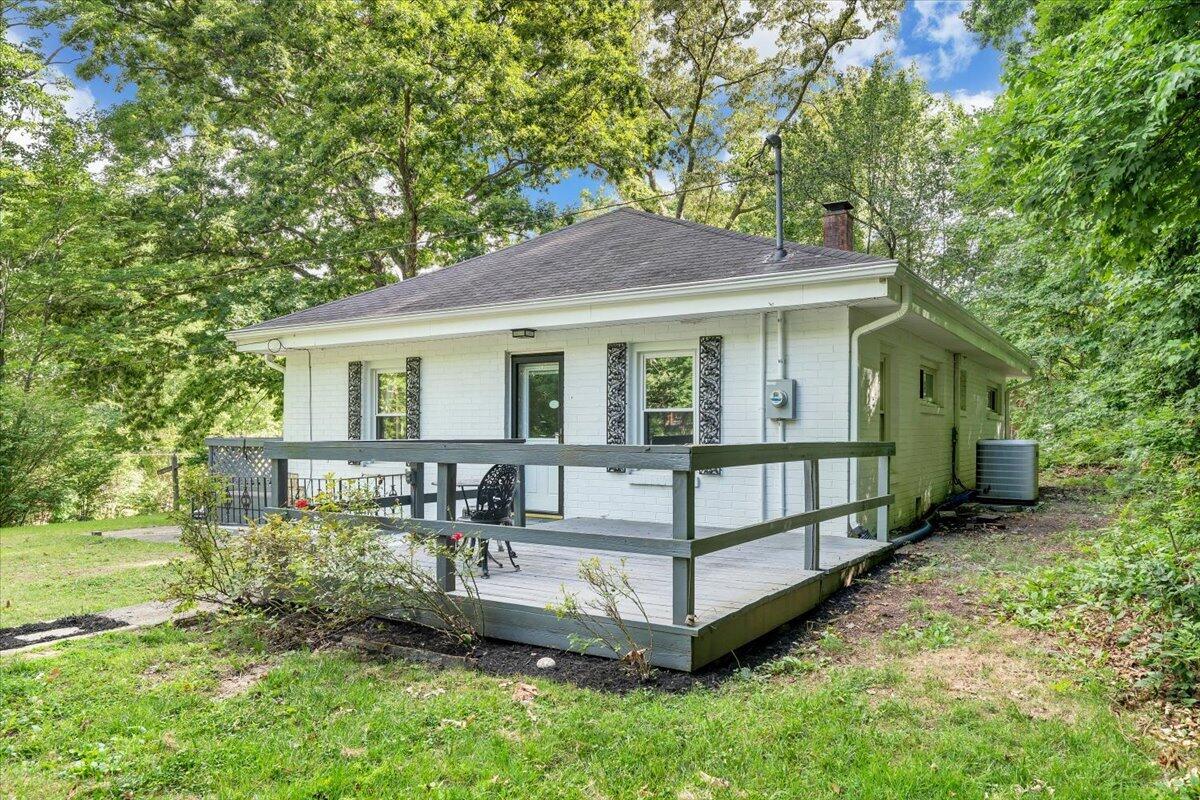 2215 Wildwood Road Salem, VA 24153 - Photo 24 of 35 28-MIB09915