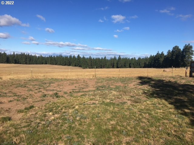 537 Cedar Valley Road Goldendale, WA 98620 - Photo 23 of 24 a view of an ocean and city view