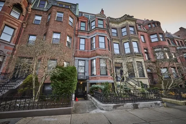 $5,400 | 230 Commonwealth Avenue, Unit 5, Boston, MA 02116