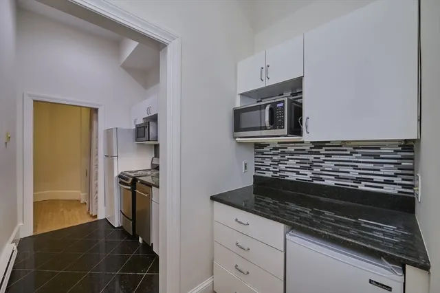 $5,400 | 230 Commonwealth Avenue, Unit 5, Boston, MA 02116