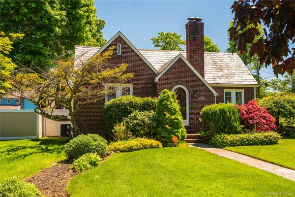 $749,000 | 186 Pennsylvania Avenue, Freeport, NY 11520