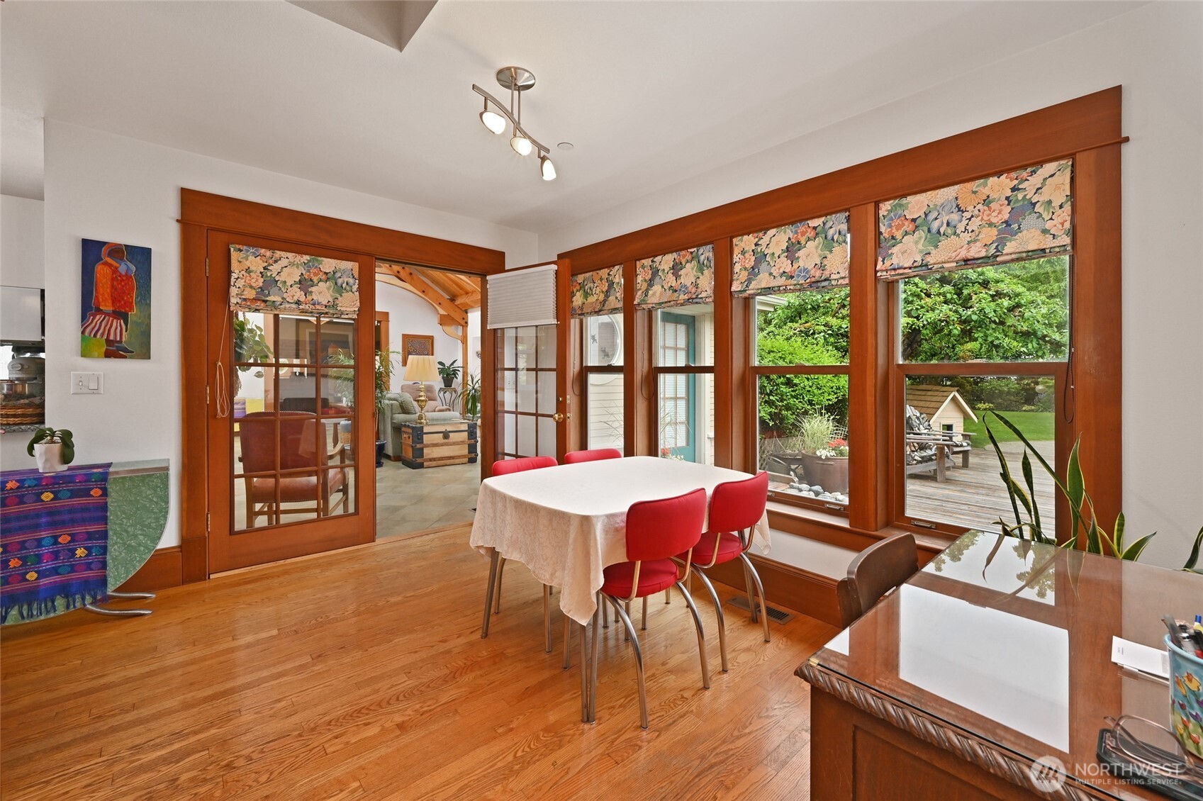 10425 East Riverside Drive Bothell, WA 98011 - Photo 14 of 40