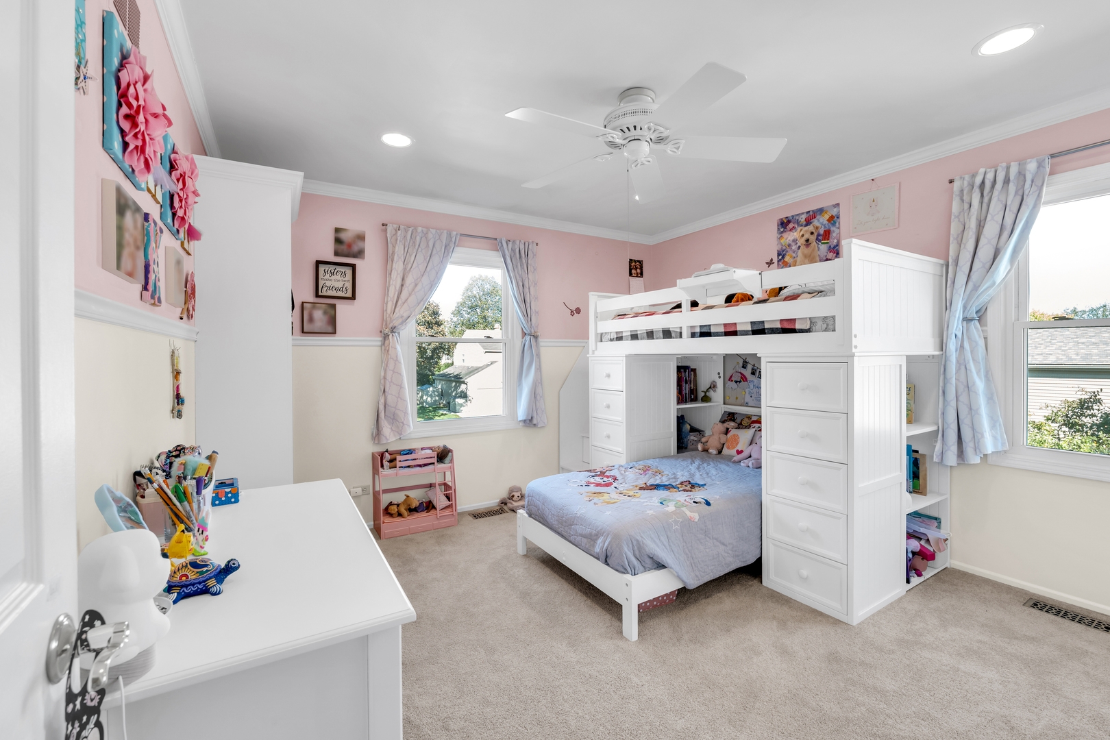 896 Chaucer Way Buffalo Grove, IL 60089 - Photo 20 of 26 a bedroom with a bed and a window