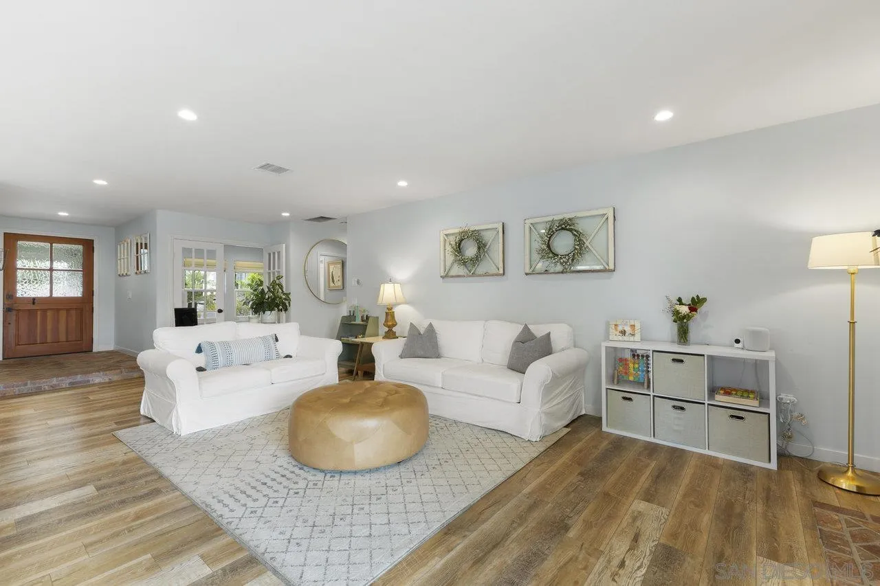 1521 Traske Road Encinitas, CA 92024 - Photo 6 of 23 a living room with furniture