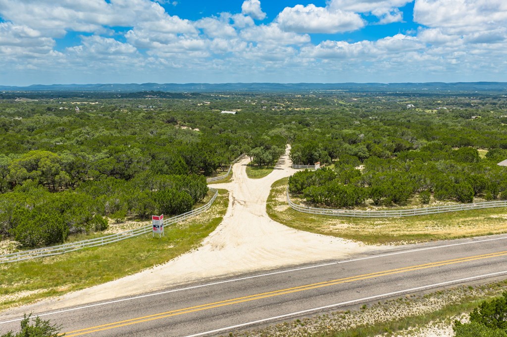 4568 Fm 2828 Bandera, TX 78003 - Photo 13 of 17