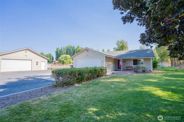 $399,999 | 7887 Dahl Road Northeast, Moses Lake, WA 98837
