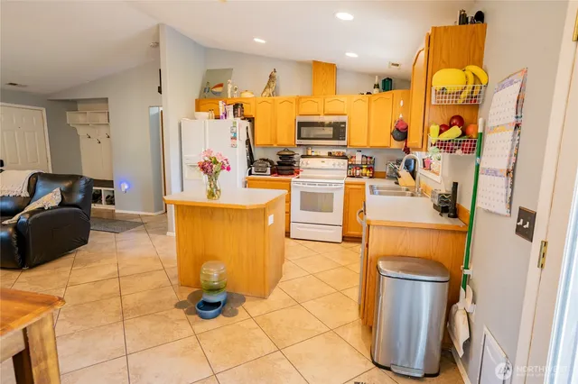 $399,999 | 7887 Dahl Road Northeast, Moses Lake, WA 98837