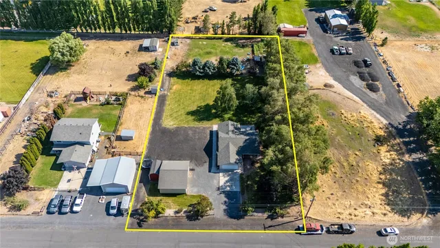 $399,999 | 7887 Dahl Road Northeast, Moses Lake, WA 98837