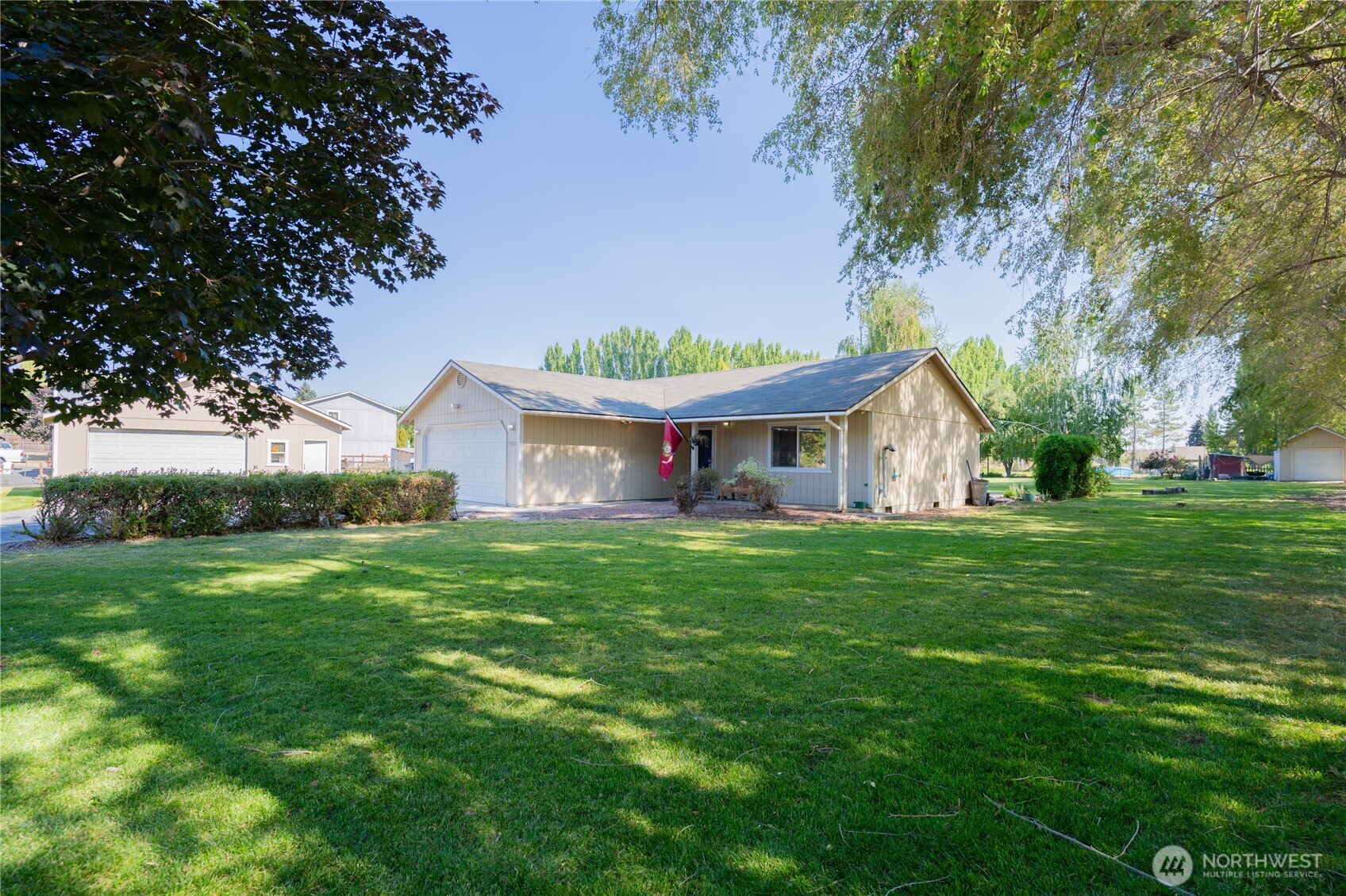 7887 Dahl Road Northeast Moses Lake, WA 98837 - Photo 4 of 39