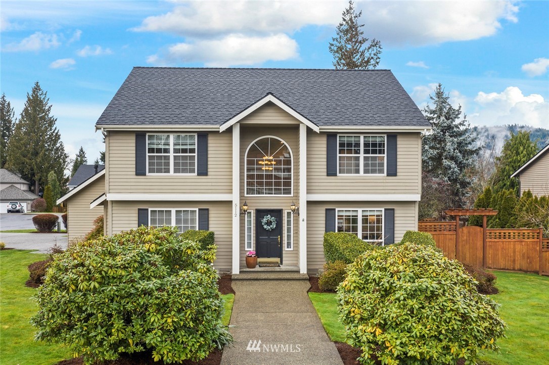 5112 Northeast 20th Street Renton, WA 98059 - Photo 1 of 40 front view of a house