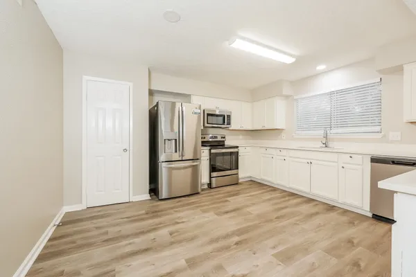 $1,935 | 4911 Larksong Lane, Spring, TX 77388