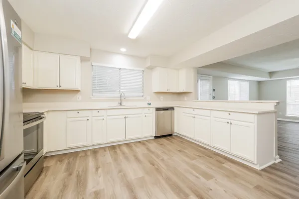 $1,935 | 4911 Larksong Lane, Spring, TX 77388