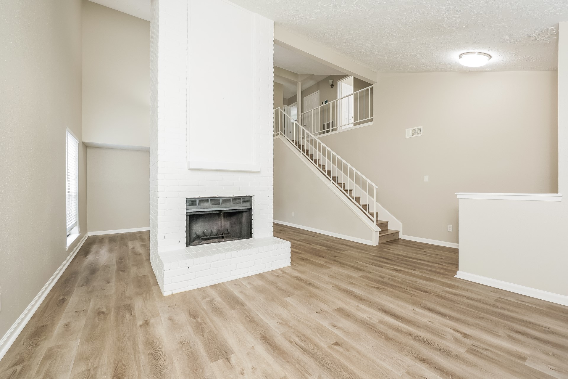 4911 Larksong Lane Spring, TX 77388 - Photo 8 of 17