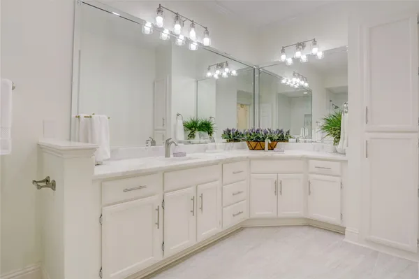 $255,000 | 2111 Welch Street, Unit A331, Houston, TX 77019