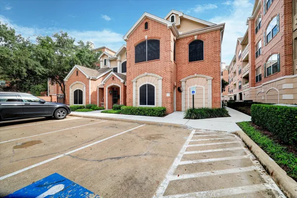 $239,900 | 2111 Welch Street, Unit A331, Houston, TX 77019