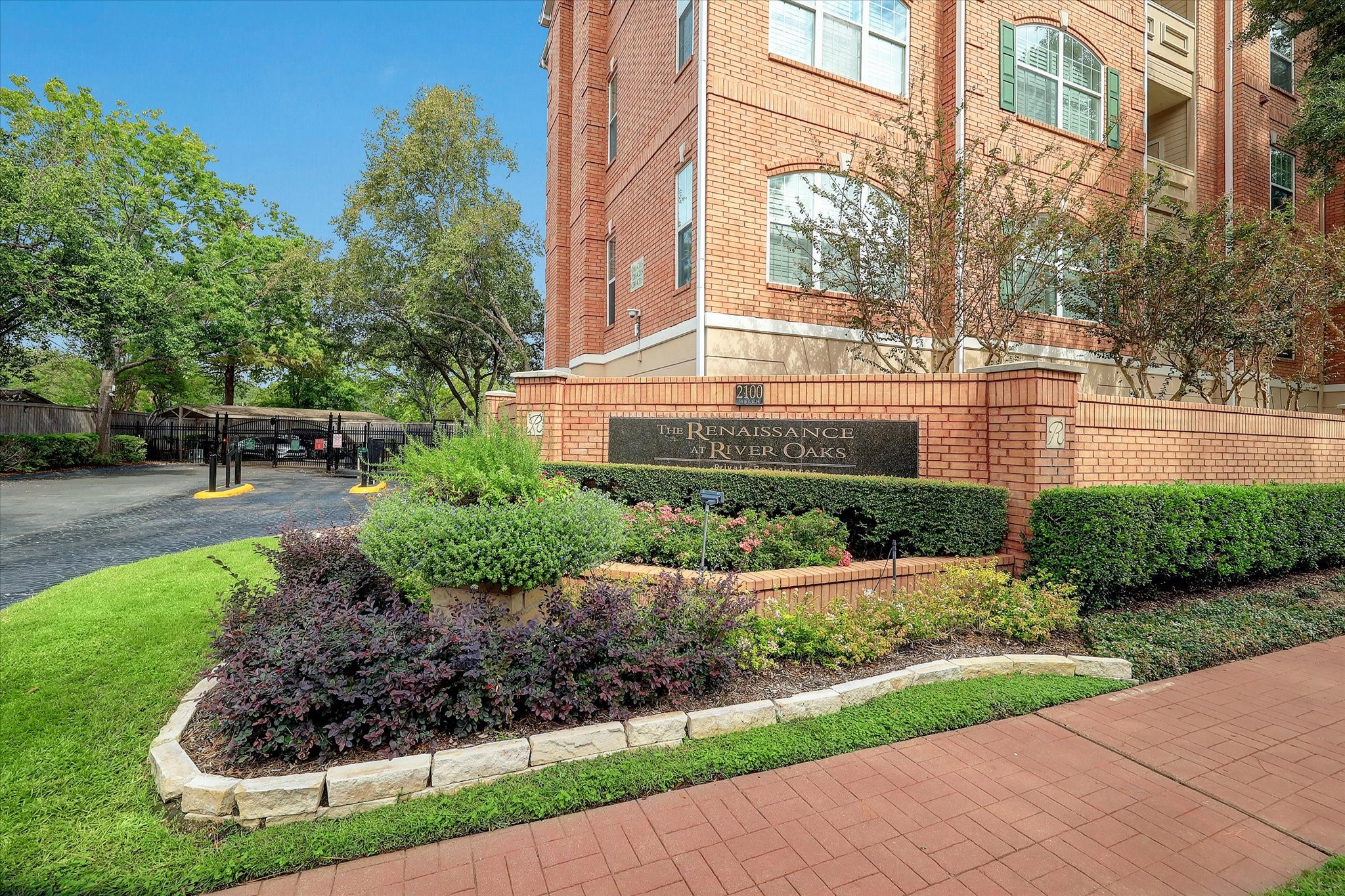 2111 Welch Street, Unit A331 Houston, TX 77019 - Photo 29 of 30
