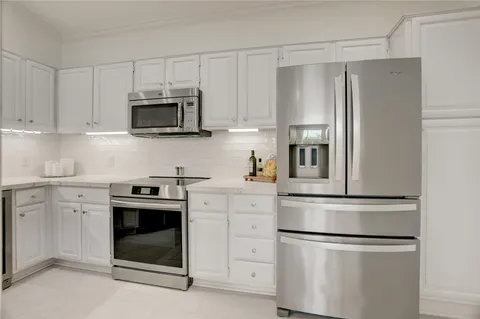 $255,000 | 2111 Welch Street, Unit A331, Houston, TX 77019