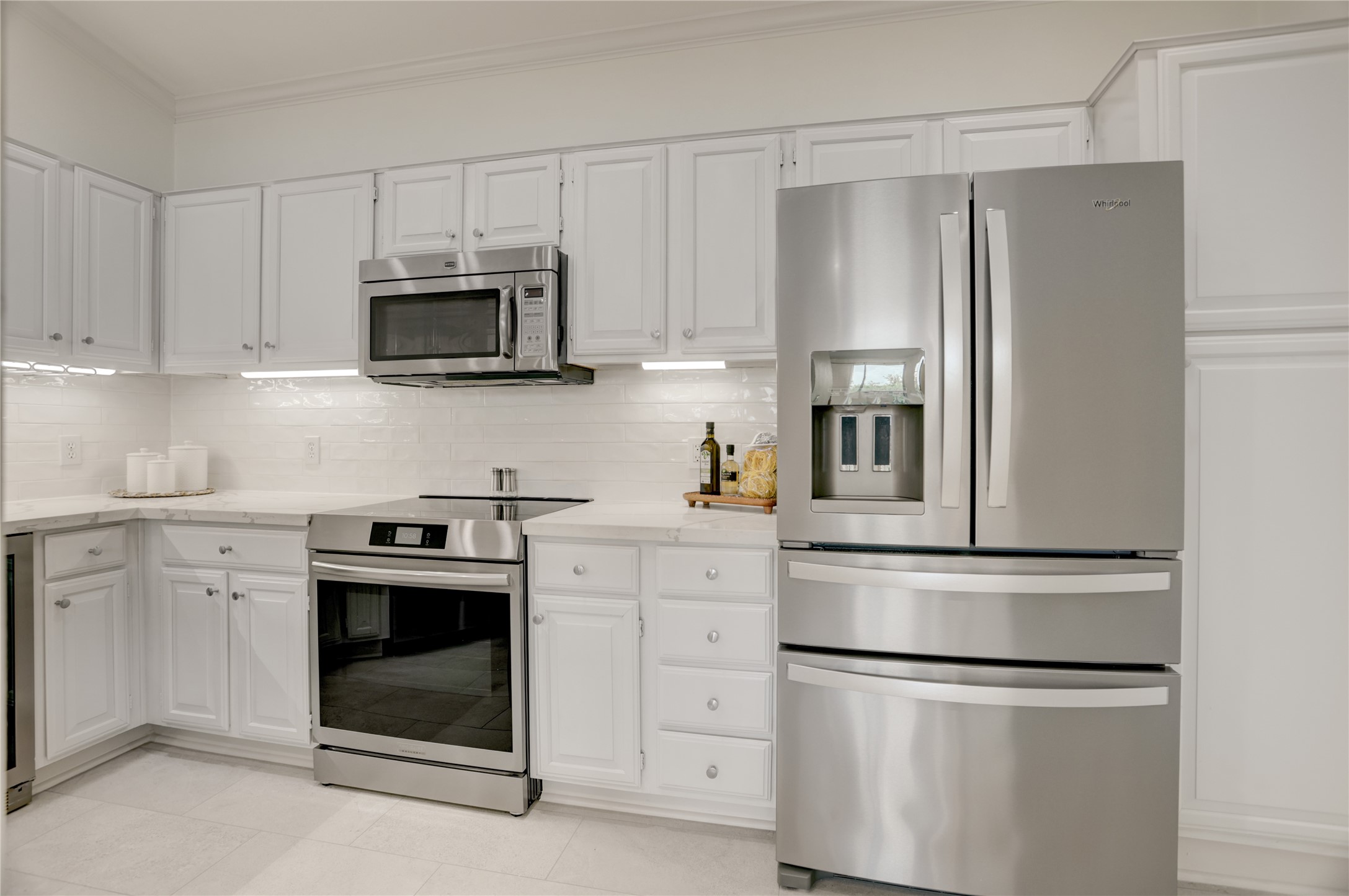 2111 Welch Street, Unit A331 Houston, TX 77019 - Photo 6 of 24