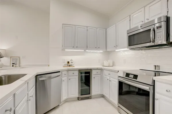$255,000 | 2111 Welch Street, Unit A331, Houston, TX 77019