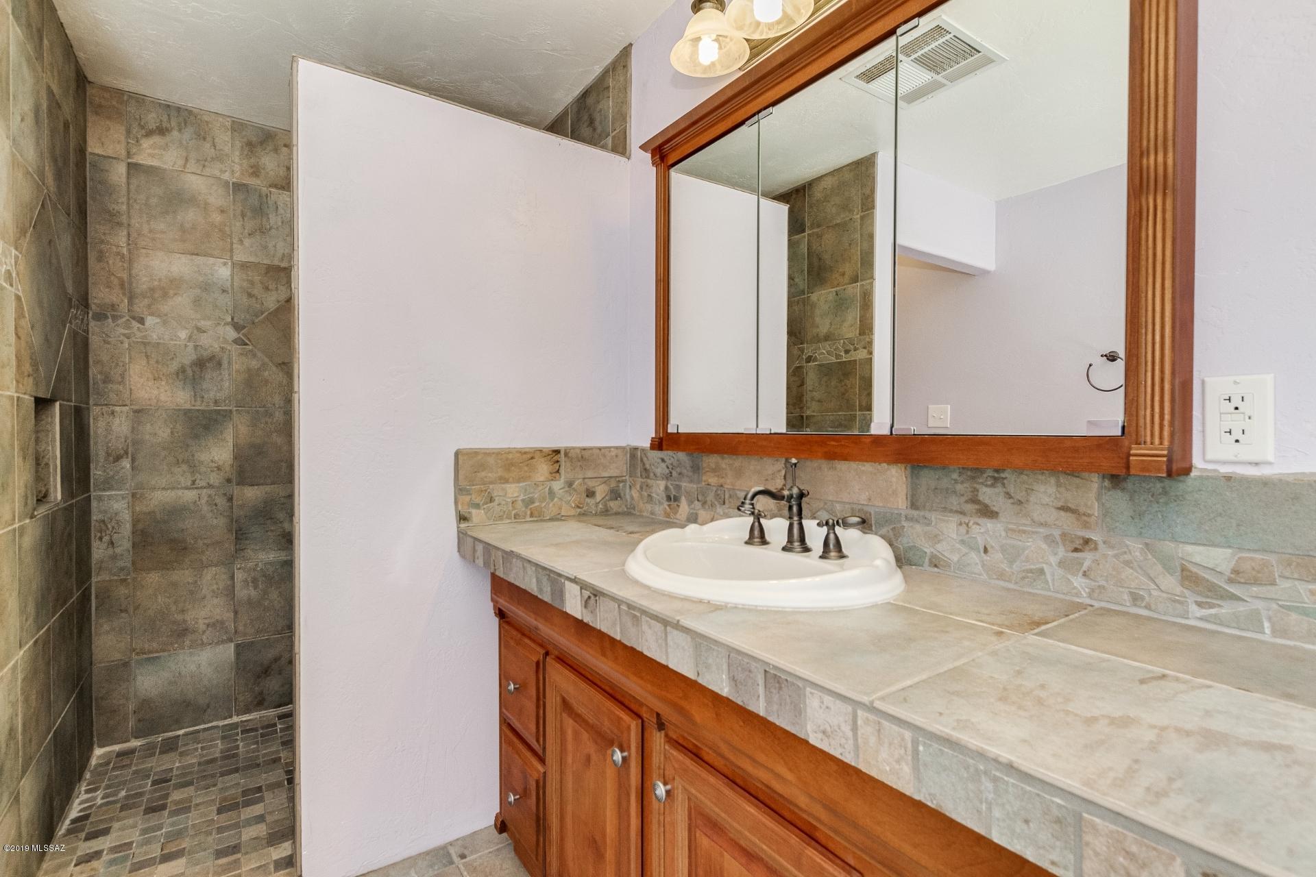 38383 South Bluebell Road Marana, AZ 85658 - Photo 12 of 19