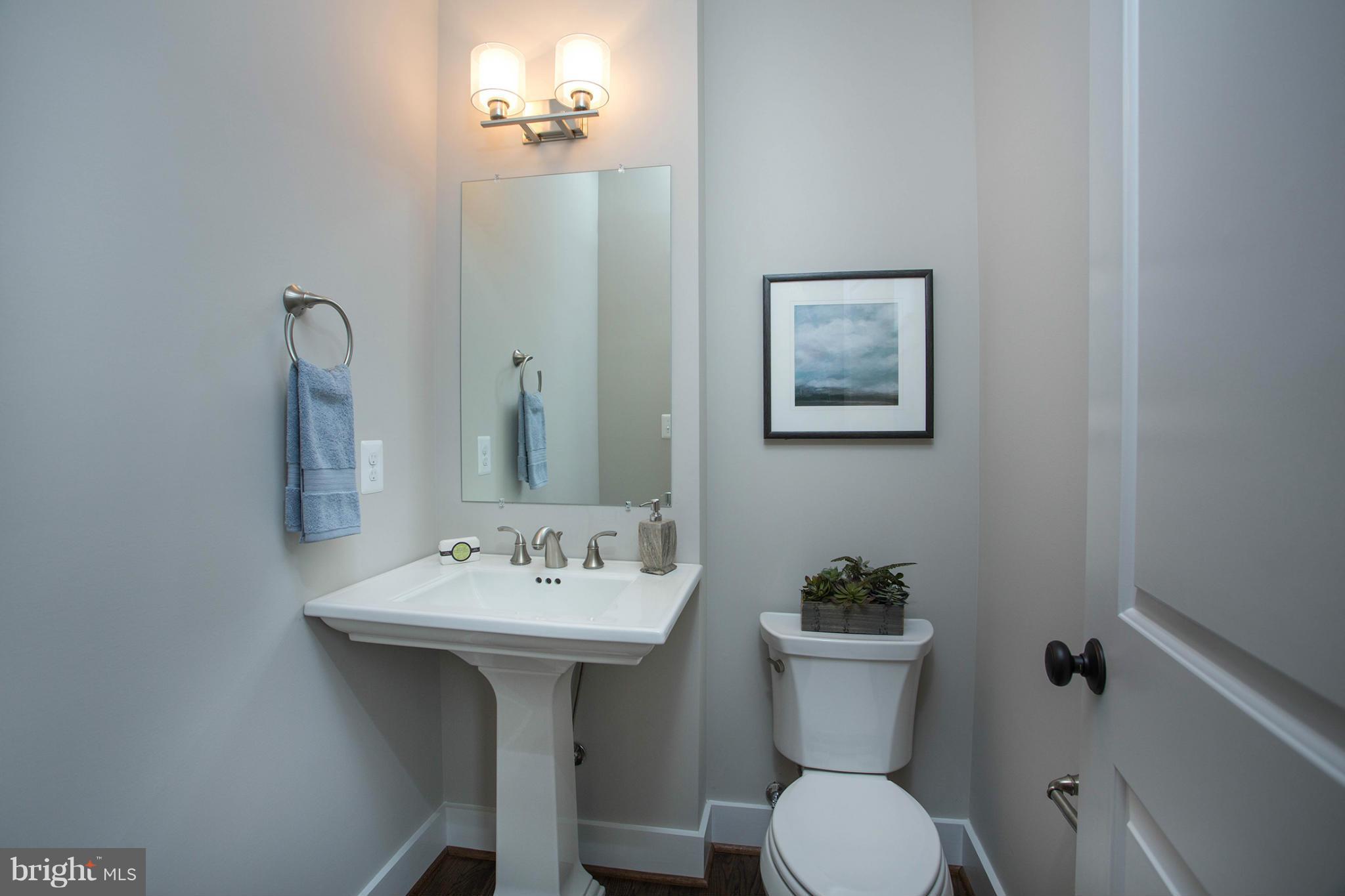 1943 Leonard Road Falls Church, VA 22043 - Photo 13 of 28 Powder Room