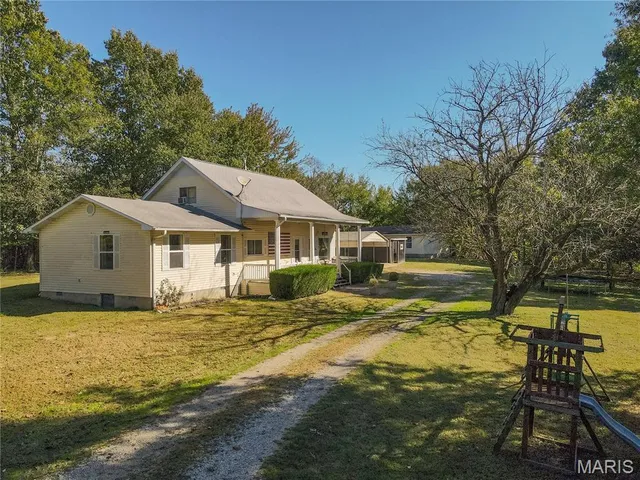 $215,000 | 325 County Road 467, Poplar Bluff, MO 63901