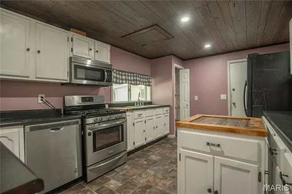 $199,900 | 325 County Road 467, Poplar Bluff, MO 63901