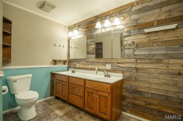 $215,000 | 325 County Road 467, Poplar Bluff, MO 63901