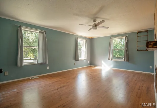 $215,000 | 325 County Road 467, Poplar Bluff, MO 63901