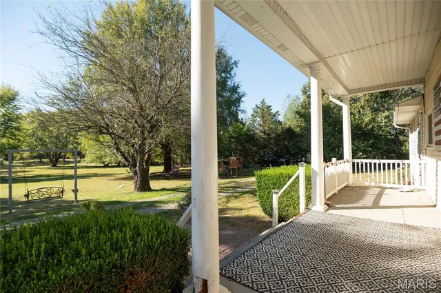 $215,000 | 325 County Road 467, Poplar Bluff, MO 63901