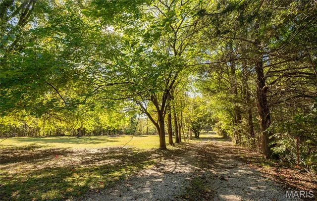 $215,000 | 325 County Road 467, Poplar Bluff, MO 63901