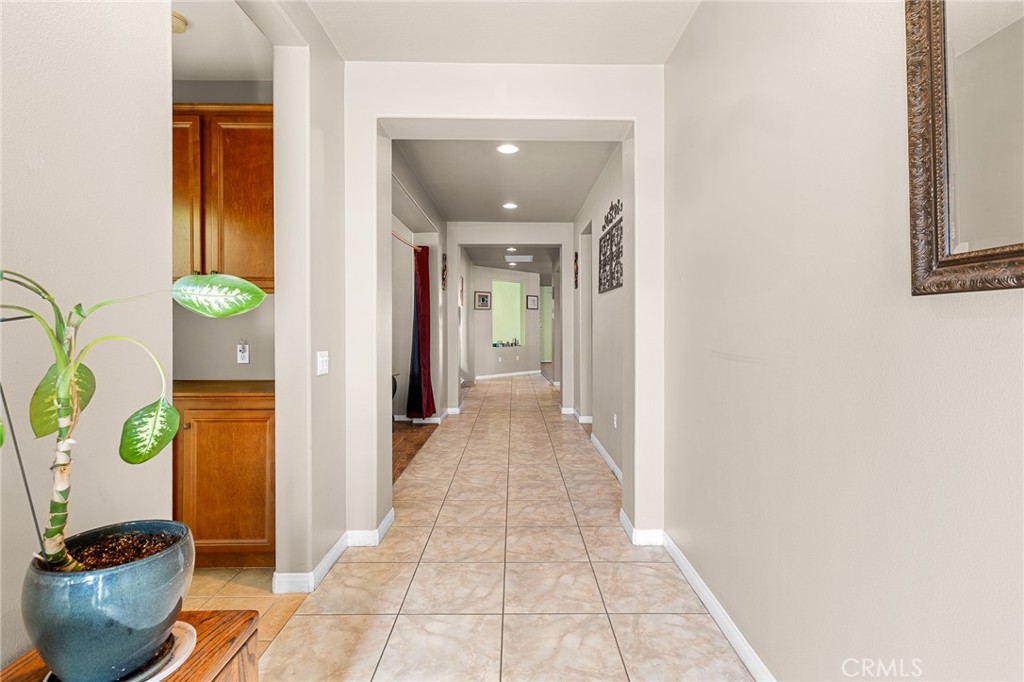 312 Pipe Springs Beaumont, CA 92223 - Photo 6 of 44