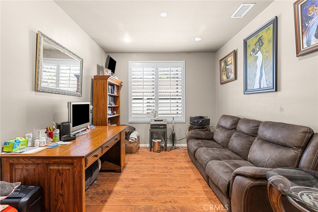 312 Pipe Springs Beaumont, CA 92223 - Photo 9 of 44