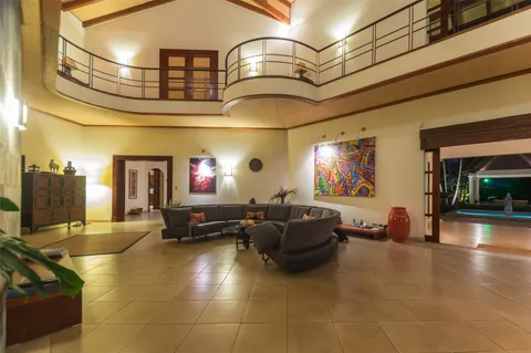 $16,000,000 | 123 Llanos Del Coyol 20113