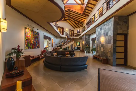 $16,000,000 | 123 Llanos Del Coyol 20113