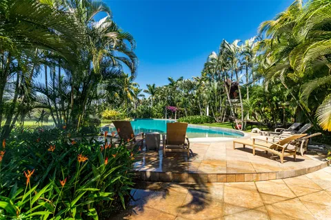 $16,000,000 | 123 Llanos Del Coyol 20113