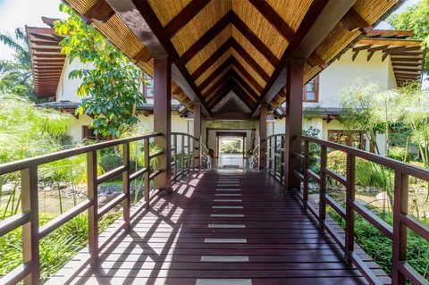 $16,000,000 | 123 Llanos Del Coyol 20113