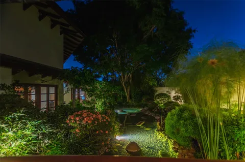 $16,000,000 | 123 Llanos Del Coyol 20113