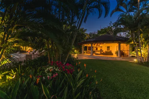 $16,000,000 | 123 Llanos Del Coyol 20113