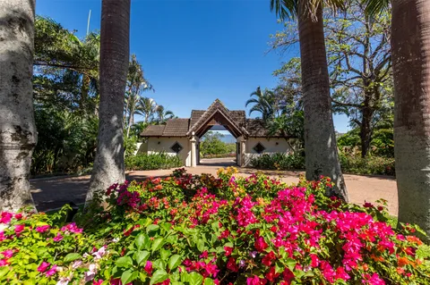 $16,000,000 | 123 Llanos Del Coyol 20113