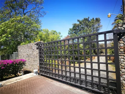 $16,000,000 | 123 Llanos Del Coyol 20113